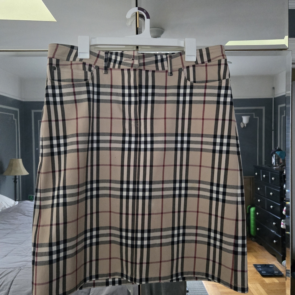 Burberry Beige and Black Check A-Line Skirt